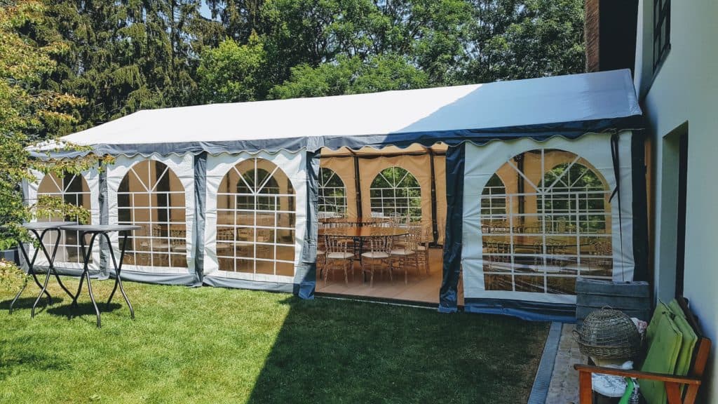 Espace repas collé à la maison